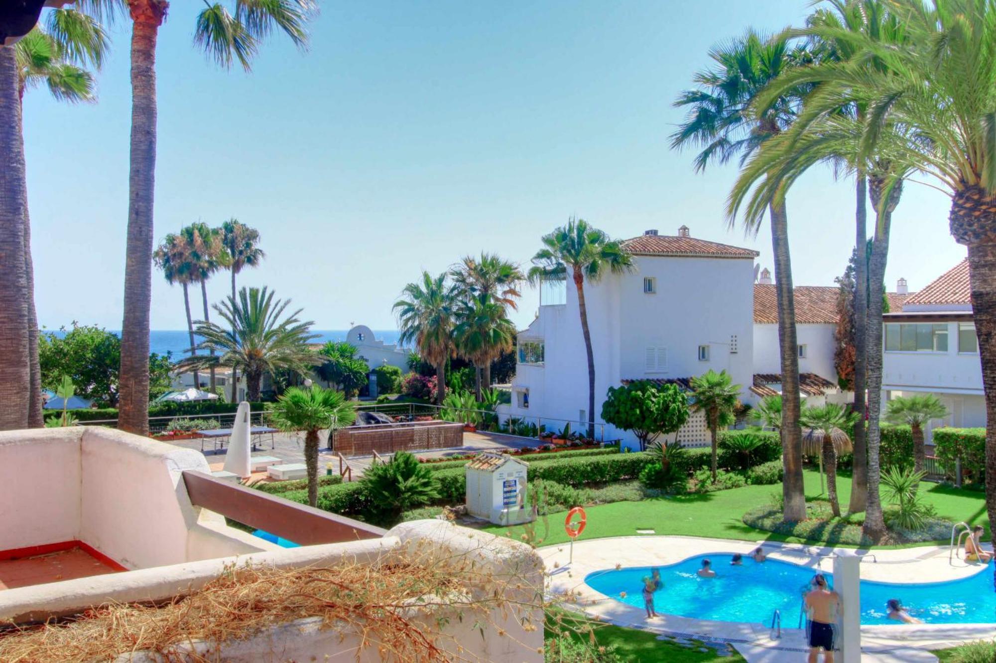 1176 Front 2 Pools Bahia *